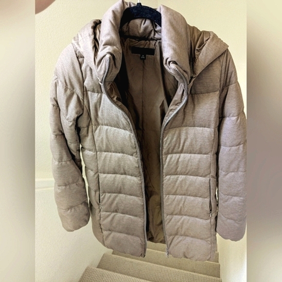 Uniqlo Mushroom Brown Puffer Down Coat with Streamlined Design Ultra Warm Winter - Picture 3 of 3